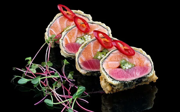 Фотография блюда - Ролл Tuna&Salmon HOT (теплый) ✔ Доставка суши, ролов, суши-сетов в Харькове из ресторана Монтана